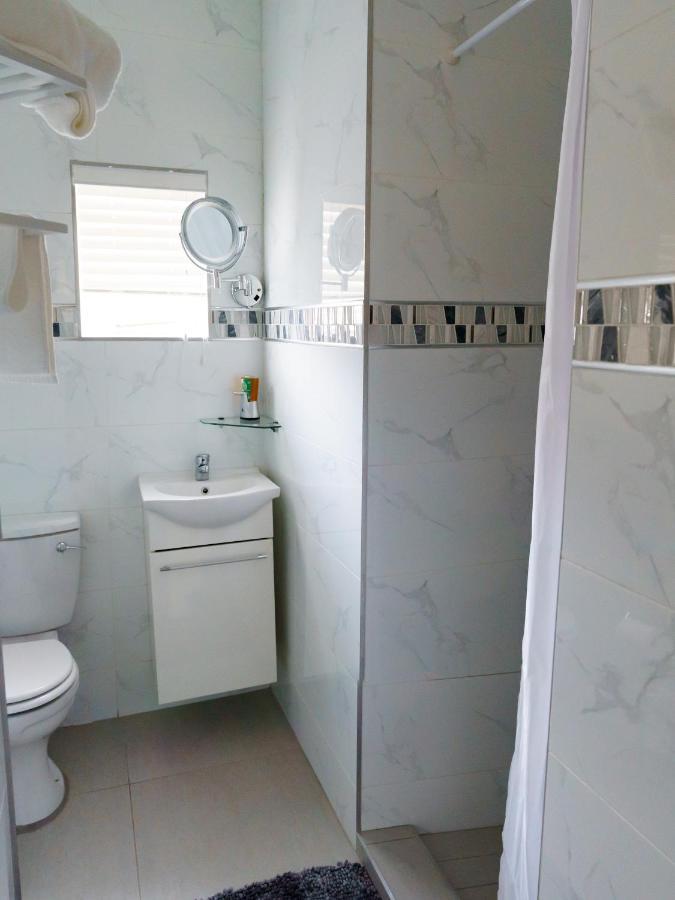 Mi Vida Guesthouse Klerksdorp Exteriör bild
